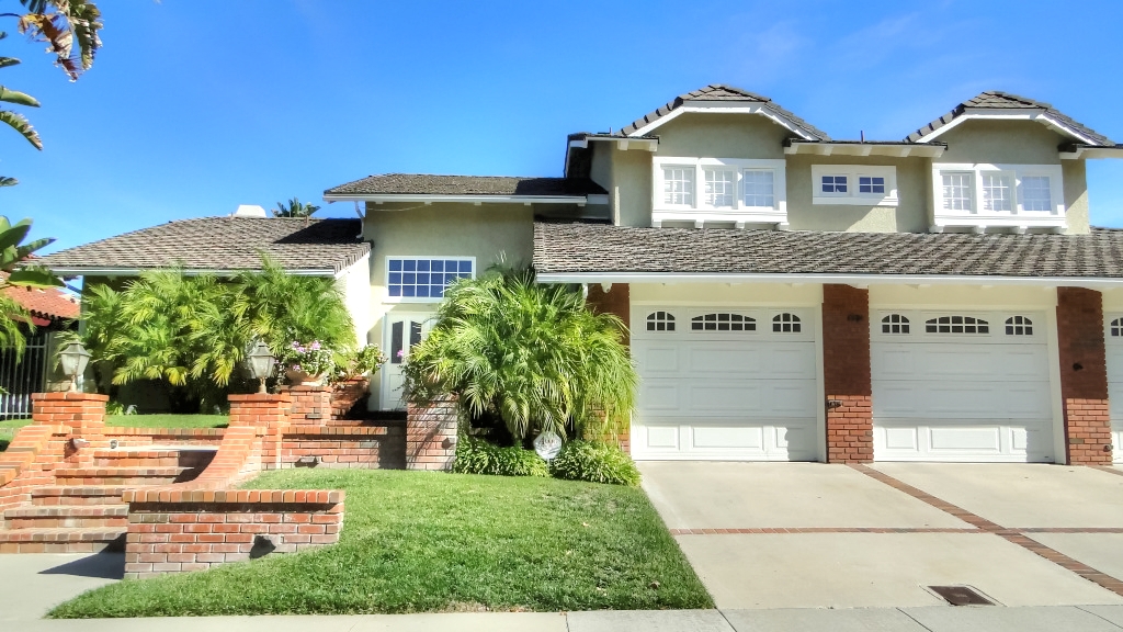 Parkwood Estates Homes Westlake Village, CA (1 mil 2.5 mil