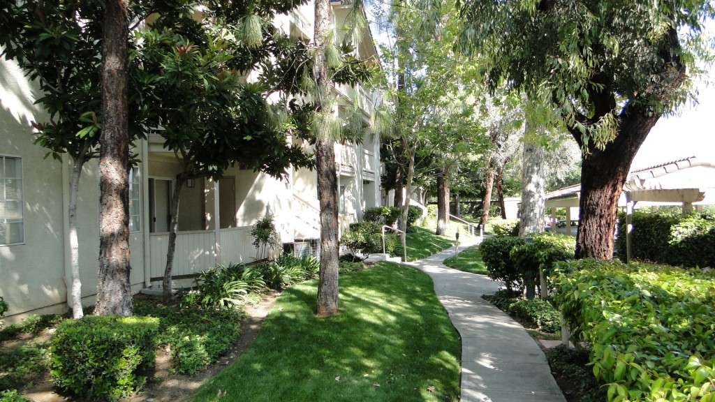 3 Popular Condo and Townhomes in Westlake Village & Oak Park