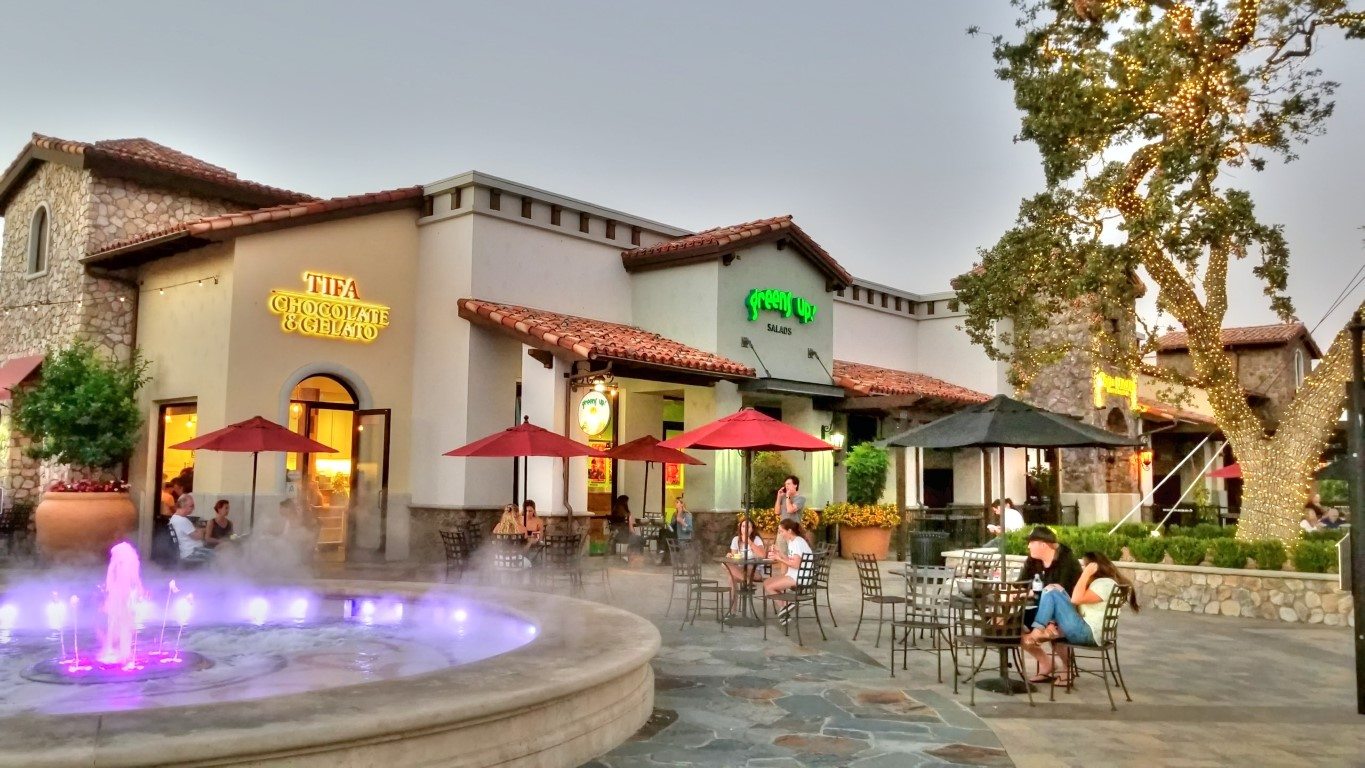westlake village Westlake village is a city in santa monica mountains and one of the 272 neighborhoods in mapping la, the los angeles times’ resource for boundaries, demographics, schools and news within the city. westlake village Westlake village is a city in santa monica mountains and one of the 272 neighborhoods in mapping la, the los angeles times’ resource for boundaries, demographics, schools and news within the city.