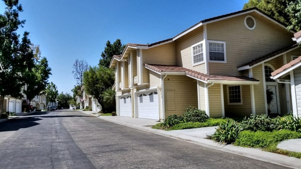 Gated The Colony Duplexes Westlake Village, CA (800k1 mil)